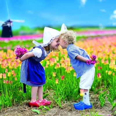 Calendar cu imagini Kids, 31.5 x 48 cm, 12 file, 2026